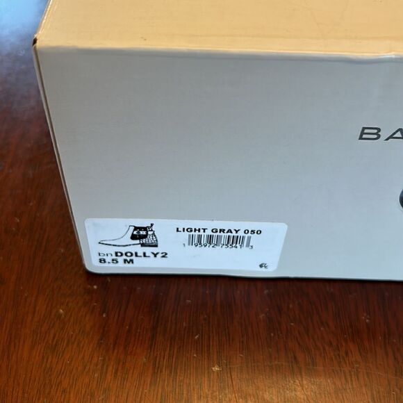 Bandolino light gray side buckle zipped booties Size 8.5 M NIB - Picture 9 of 9